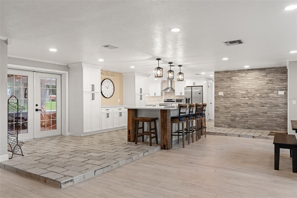 For Sale: $895,000 (5 beds, 4 baths, 3382 Square Feet)