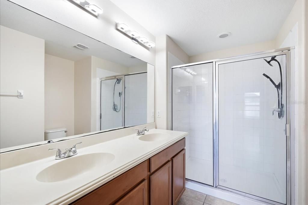 For Sale: $300,000 (3 beds, 2 baths, 1380 Square Feet)