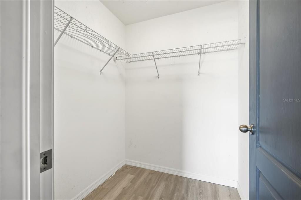 For Sale: $300,000 (3 beds, 2 baths, 1380 Square Feet)