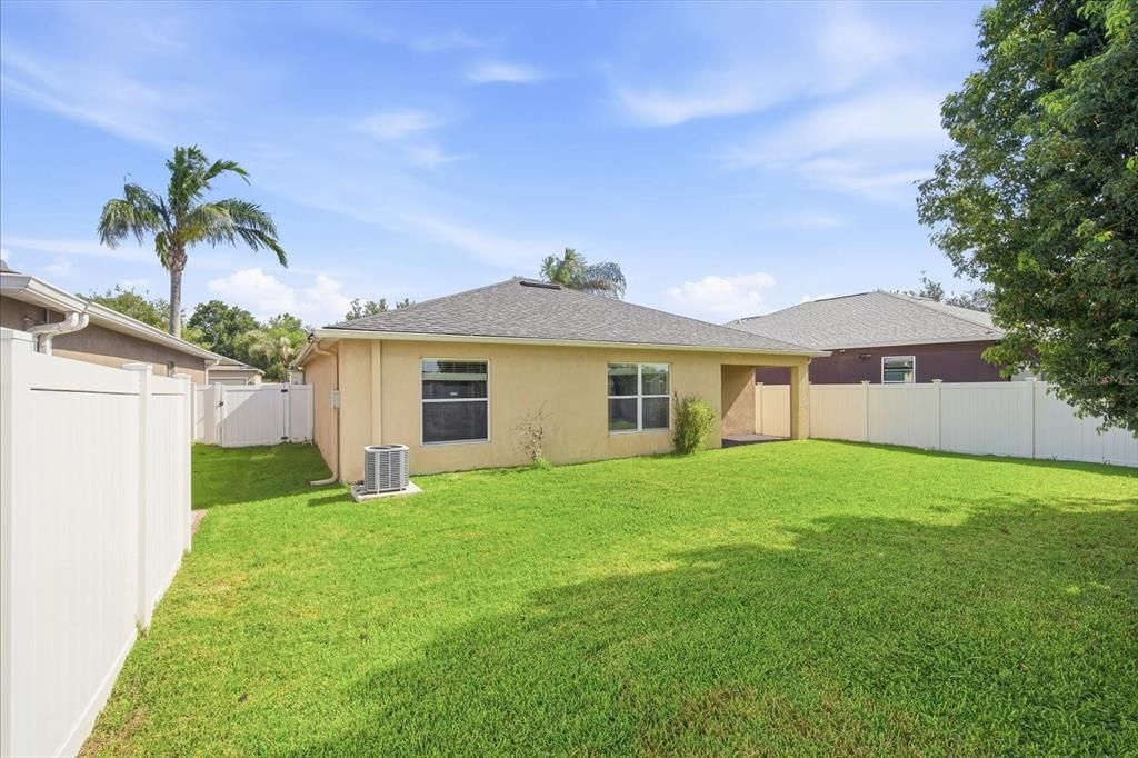For Sale: $300,000 (3 beds, 2 baths, 1380 Square Feet)