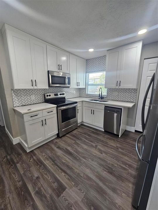 En Venta: $349,000 (2 camas, 1 baños, 744 Pies cuadrados)