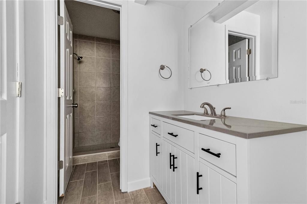 For Sale: $149,900 (3 beds, 2 baths, 1365 Square Feet)