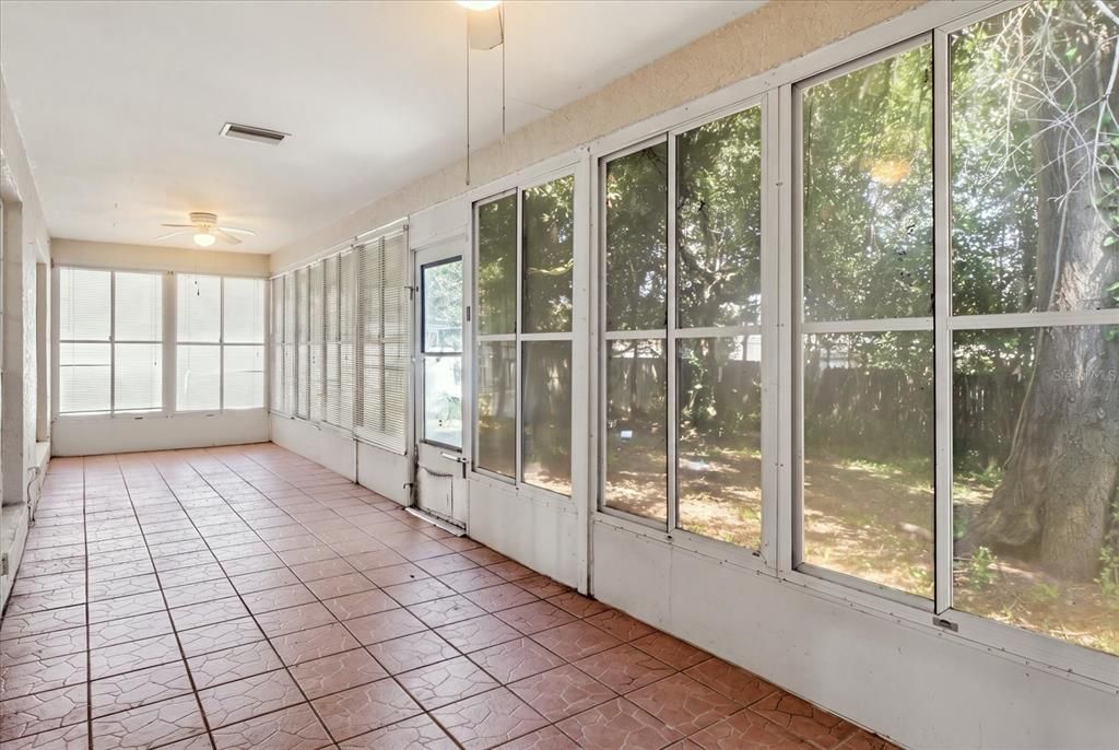 For Sale: $265,000 (3 beds, 2 baths, 1548 Square Feet)