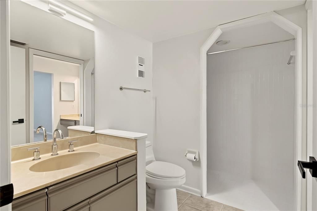For Sale: $375,000 (4 beds, 2 baths, 2368 Square Feet)