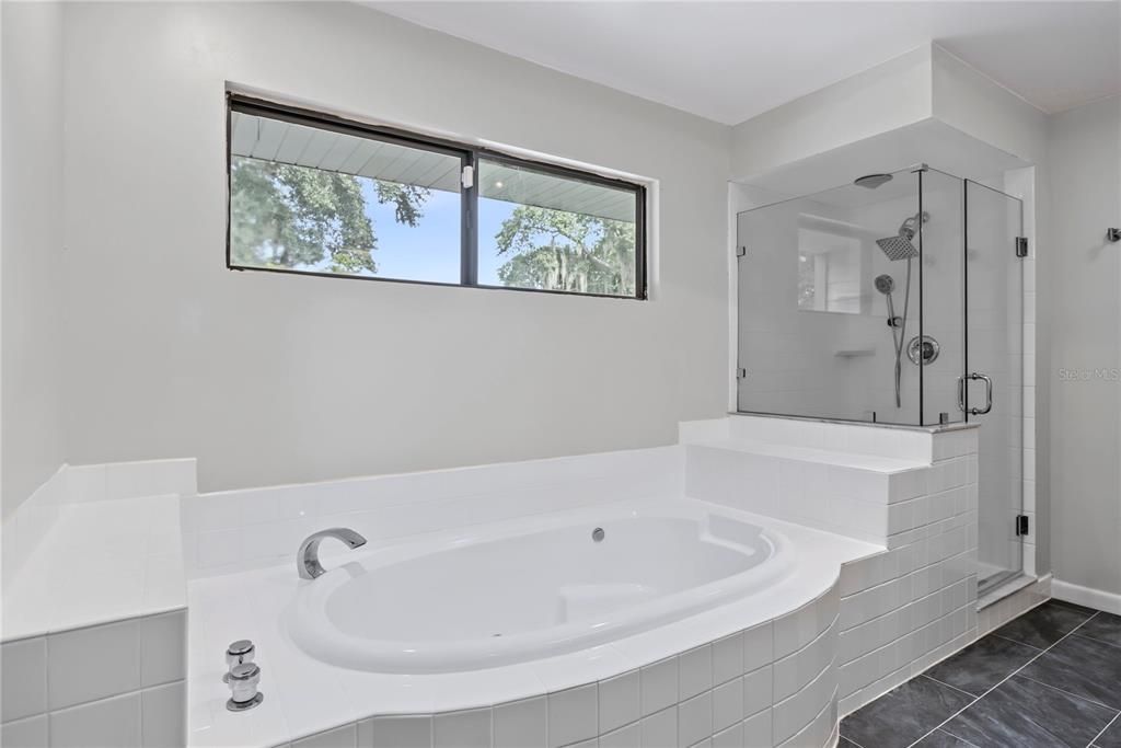 For Sale: $375,000 (4 beds, 2 baths, 2368 Square Feet)