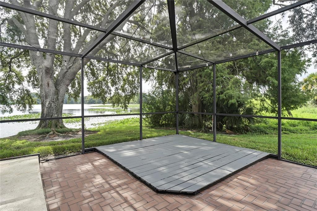 For Sale: $375,000 (4 beds, 2 baths, 2368 Square Feet)