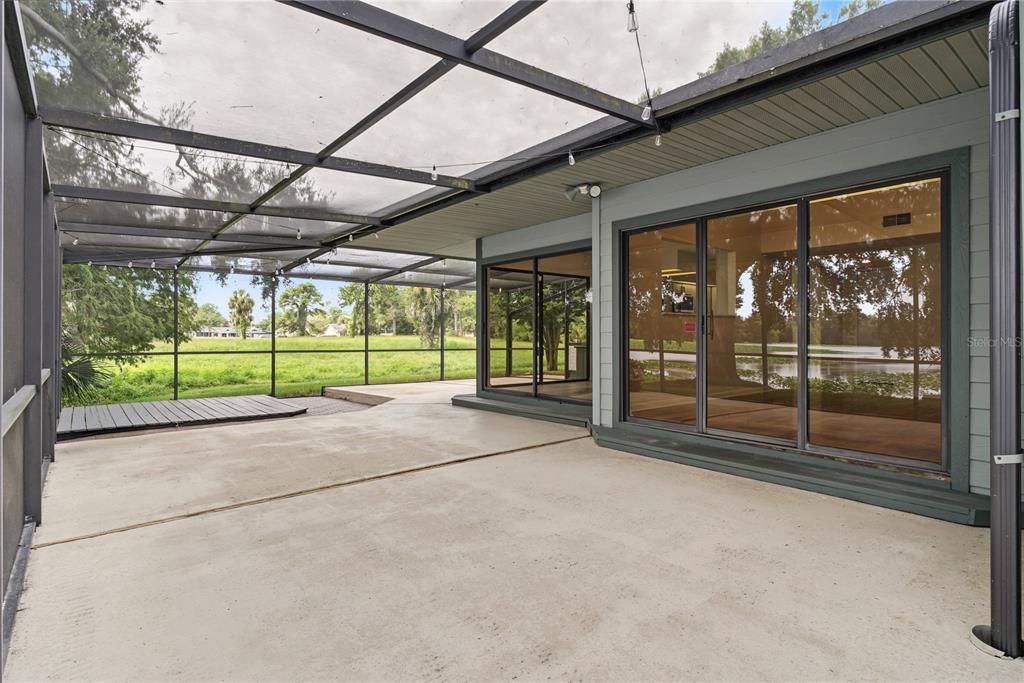 For Sale: $375,000 (4 beds, 2 baths, 2368 Square Feet)
