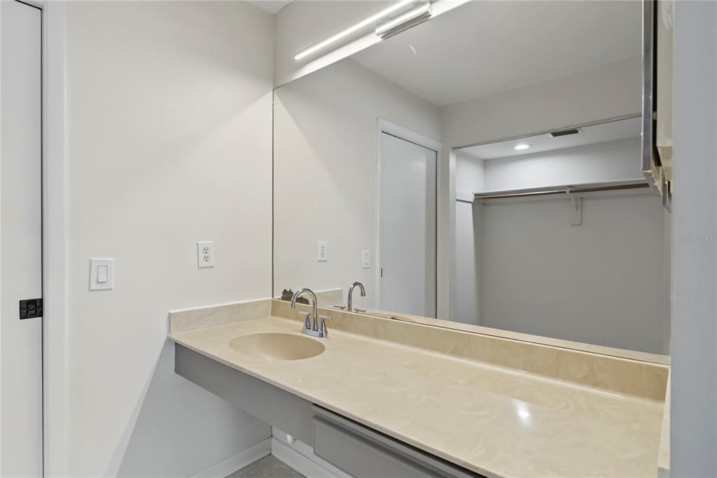 For Sale: $375,000 (4 beds, 2 baths, 2368 Square Feet)