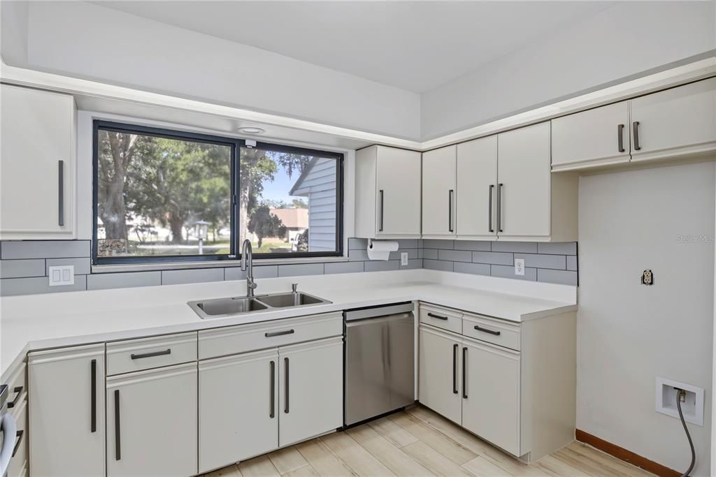 For Sale: $375,000 (4 beds, 2 baths, 2368 Square Feet)