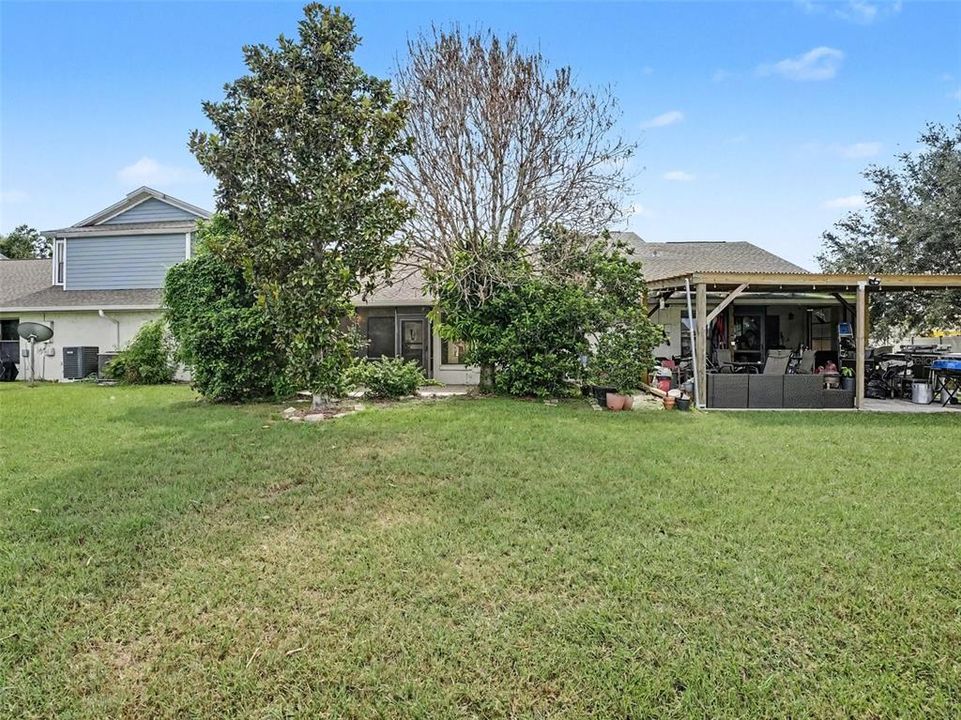 For Sale: $250,000 (2 beds, 2 baths, 1019 Square Feet)