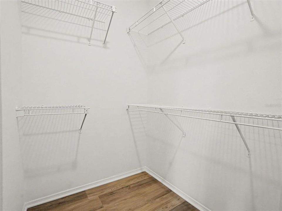 For Sale: $250,000 (2 beds, 2 baths, 1019 Square Feet)