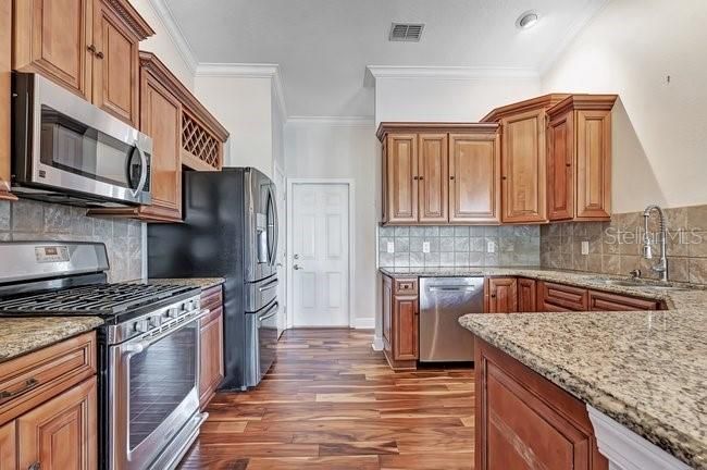 For Sale: $830,000 (4 beds, 2 baths, 2091 Square Feet)