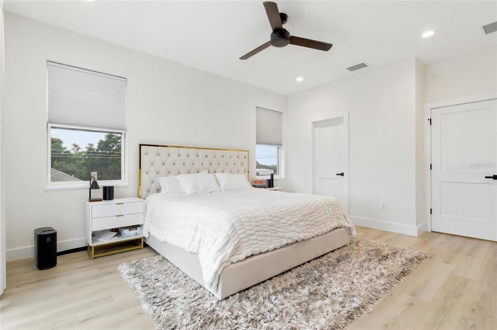 For Rent: $5,500 (3 beds, 3 baths, 2228 Square Feet)