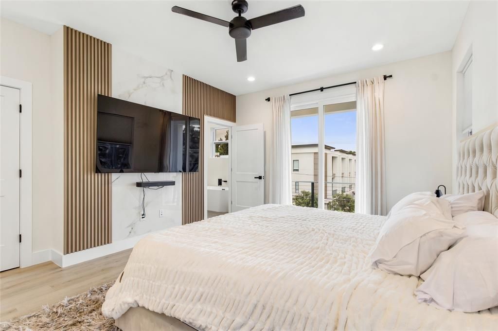 For Rent: $5,500 (3 beds, 3 baths, 2228 Square Feet)