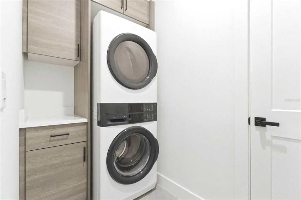 For Rent: $5,500 (3 beds, 3 baths, 2228 Square Feet)