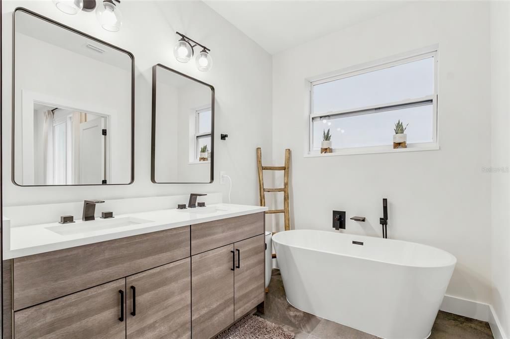 For Rent: $5,500 (3 beds, 3 baths, 2228 Square Feet)