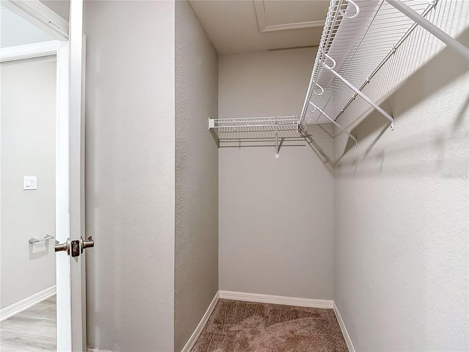 На продажу: $349,000 (4 спален, 2 ванн, 1819 Квадратных фут)