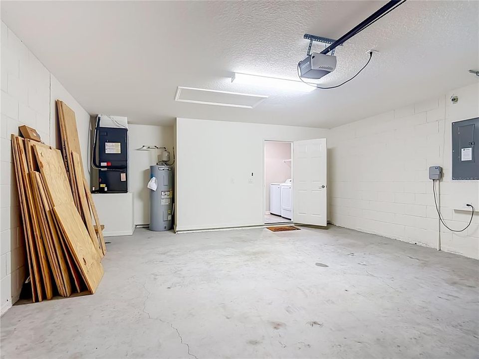 На продажу: $349,000 (4 спален, 2 ванн, 1819 Квадратных фут)