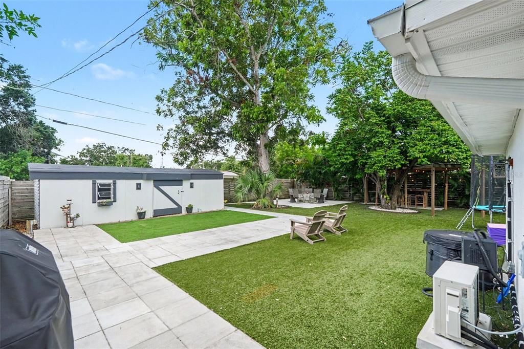 Active With Contract: $399,000 (3 beds, 2 baths, 1183 Square Feet)