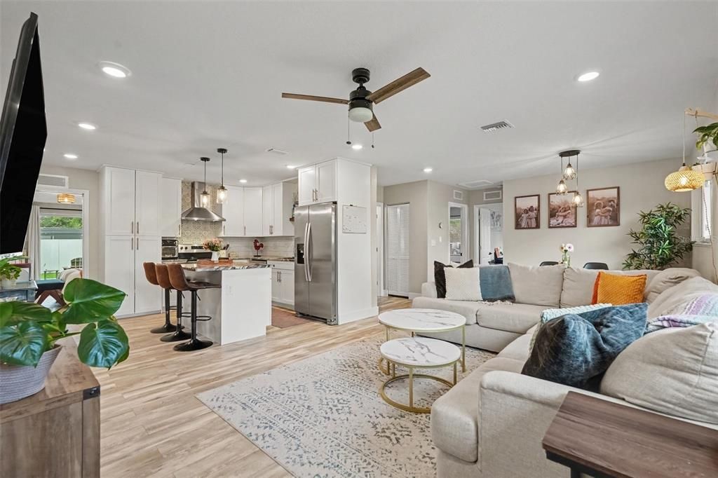 Active With Contract: $399,000 (3 beds, 2 baths, 1183 Square Feet)