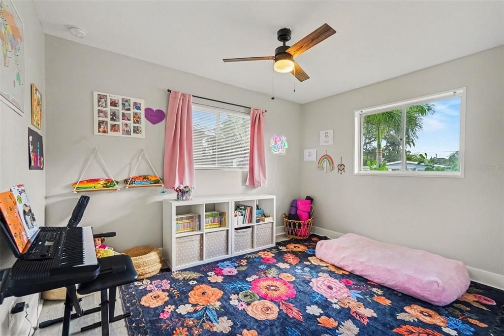 Active With Contract: $399,000 (3 beds, 2 baths, 1183 Square Feet)
