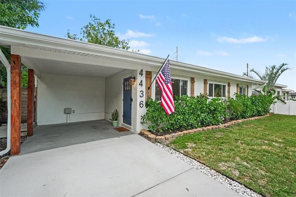 Active With Contract: $399,000 (3 beds, 2 baths, 1183 Square Feet)