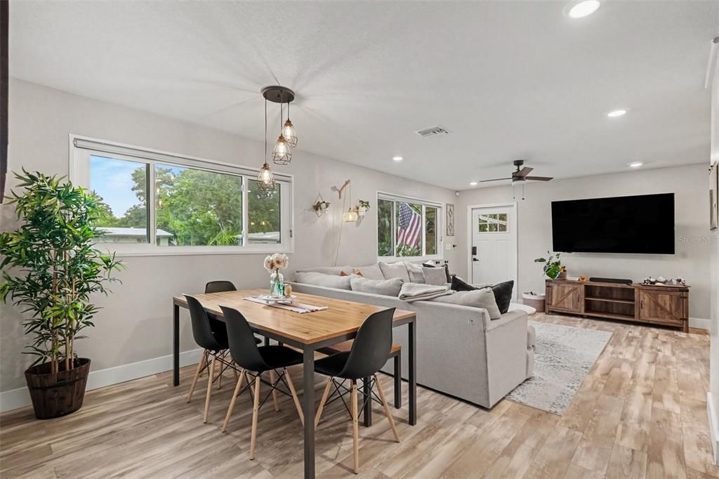 Active With Contract: $399,000 (3 beds, 2 baths, 1183 Square Feet)