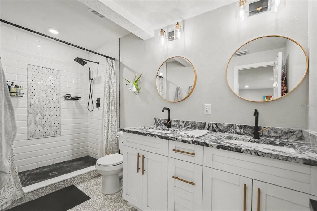 Active With Contract: $399,000 (3 beds, 2 baths, 1183 Square Feet)