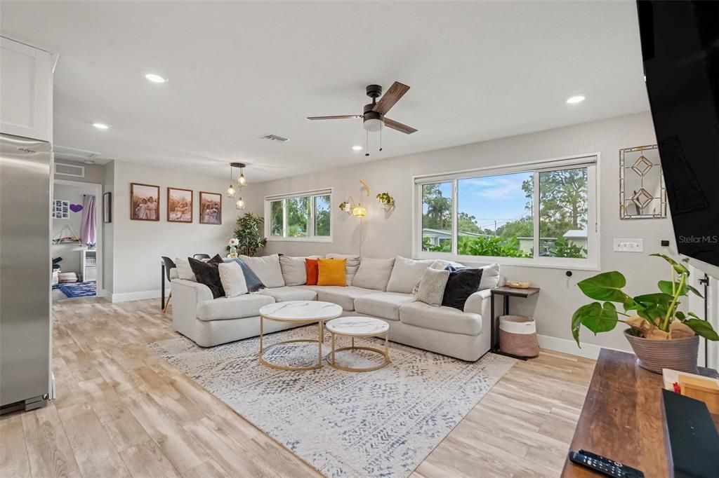 Active With Contract: $399,000 (3 beds, 2 baths, 1183 Square Feet)