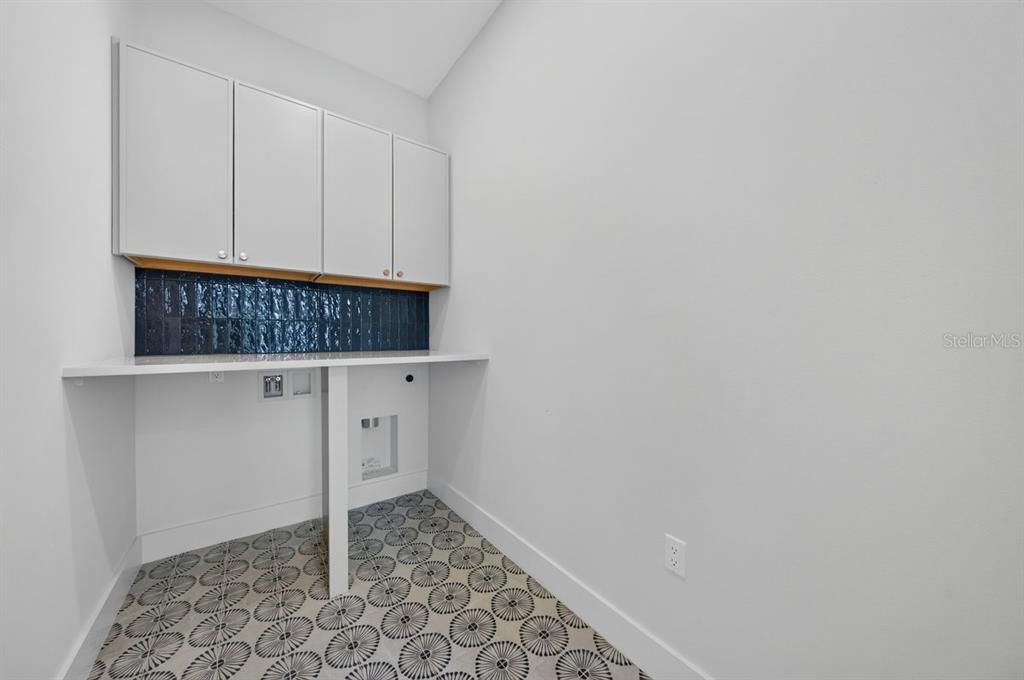 En Venta: $745,000 (4 camas, 2 baños, 1869 Pies cuadrados)