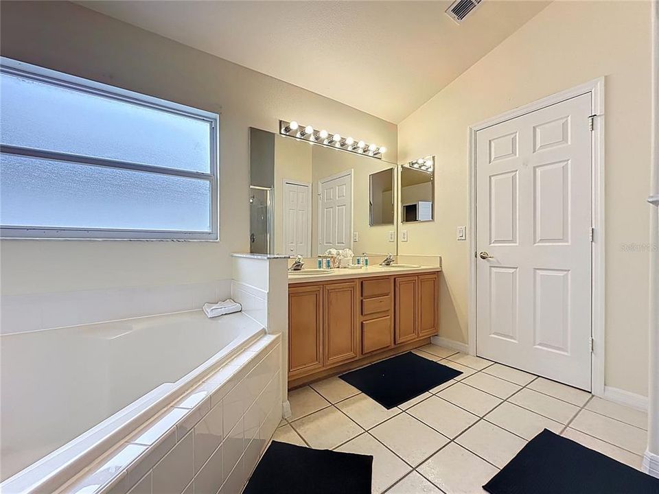 For Sale: $475,000 (4 beds, 3 baths, 1791 Square Feet)