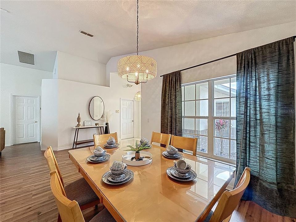 For Sale: $475,000 (4 beds, 3 baths, 1791 Square Feet)