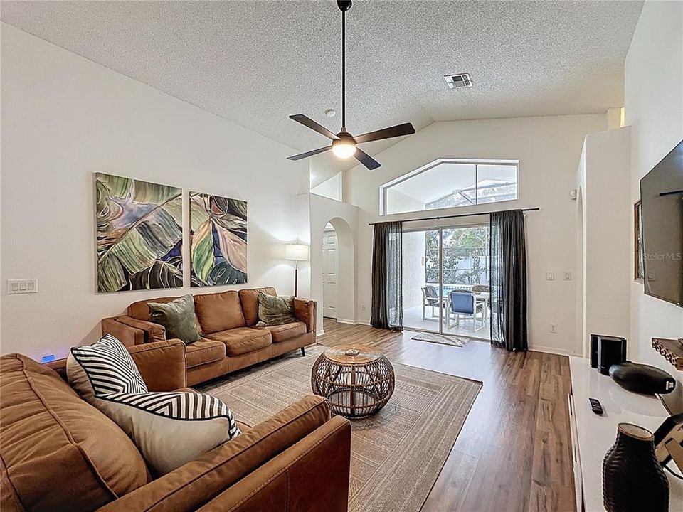 For Sale: $475,000 (4 beds, 3 baths, 1791 Square Feet)