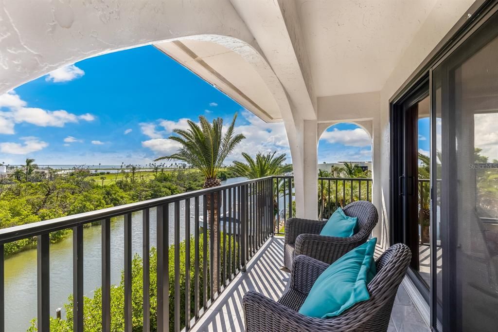 En Venta: $3,395,000 (3 camas, 2 baños, 1765 Pies cuadrados)