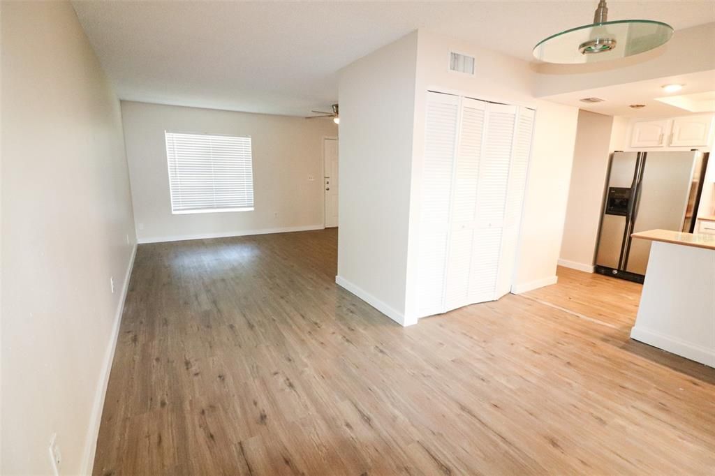 For Sale: $220,000 (3 beds, 1 baths, 1296 Square Feet)