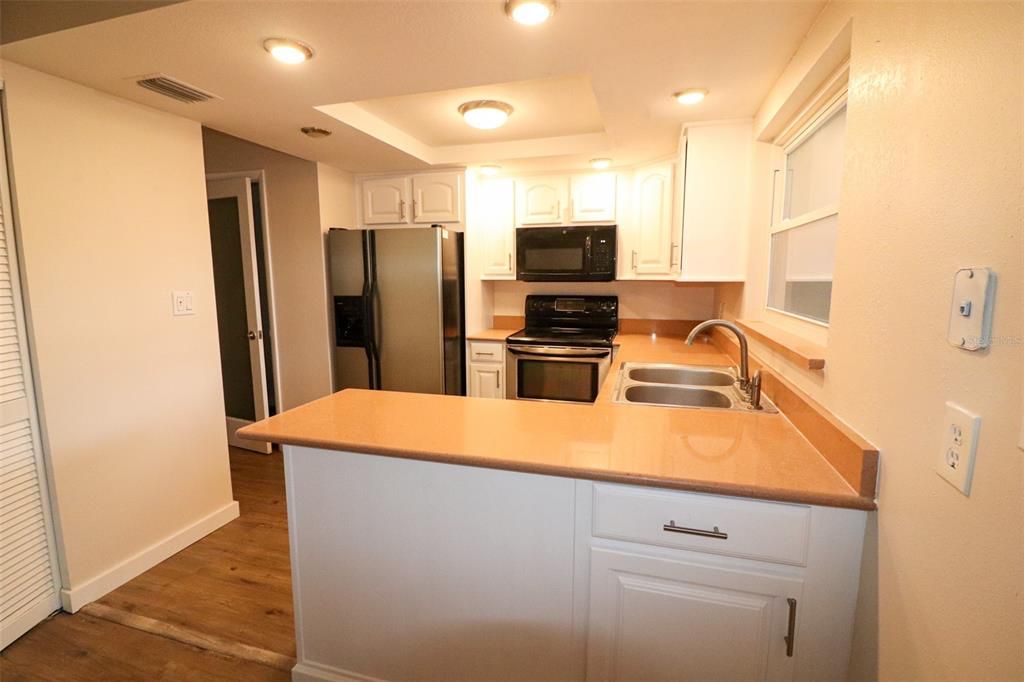 For Sale: $220,000 (3 beds, 1 baths, 1296 Square Feet)