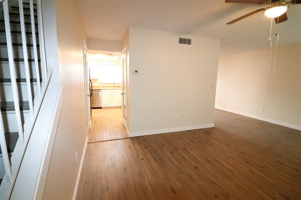 For Sale: $220,000 (3 beds, 1 baths, 1296 Square Feet)