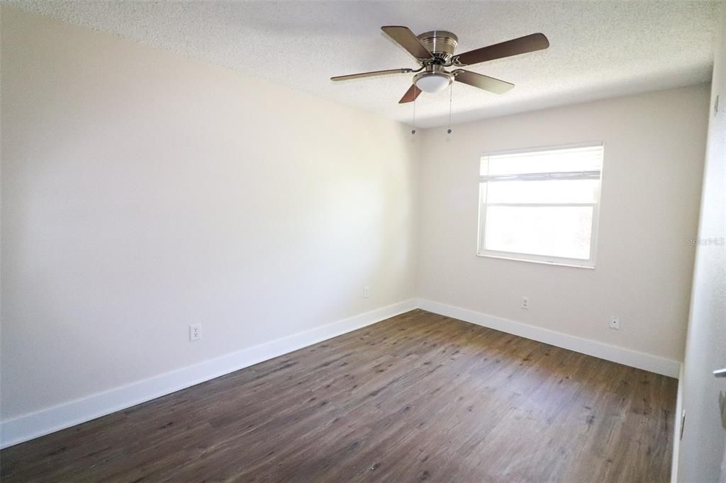 For Sale: $220,000 (3 beds, 1 baths, 1296 Square Feet)