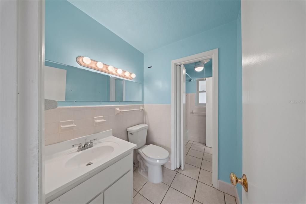 For Sale: $389,000 (2 beds, 2 baths, 1260 Square Feet)