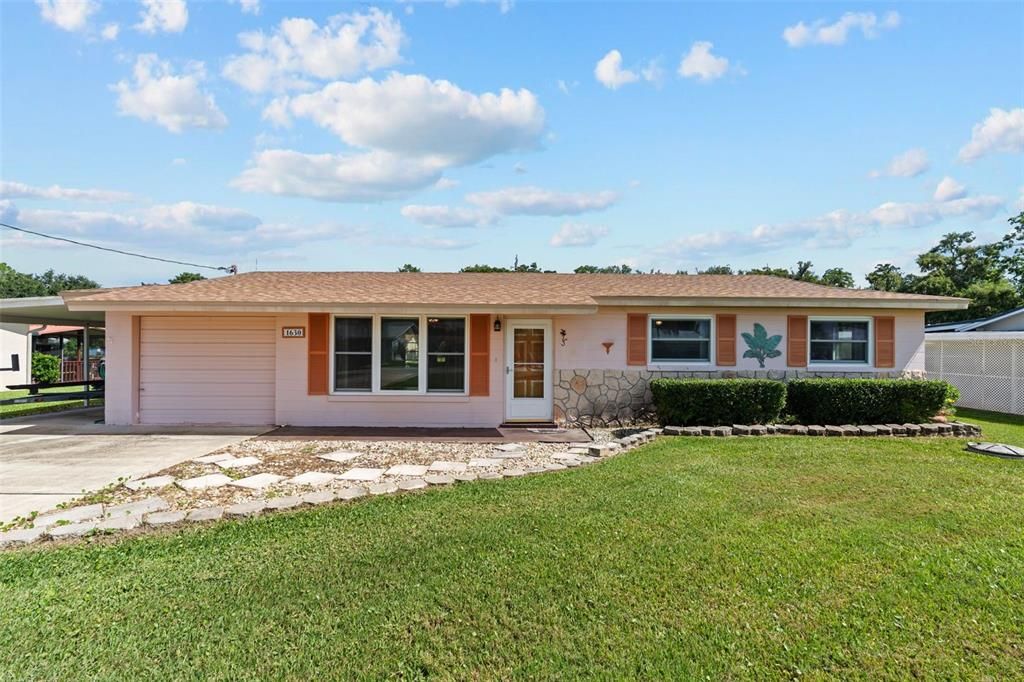 For Sale: $389,000 (2 beds, 2 baths, 1260 Square Feet)