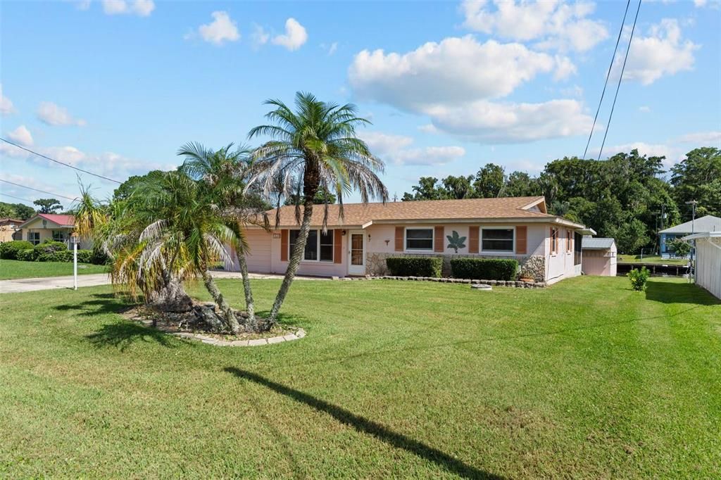 For Sale: $389,000 (2 beds, 2 baths, 1260 Square Feet)