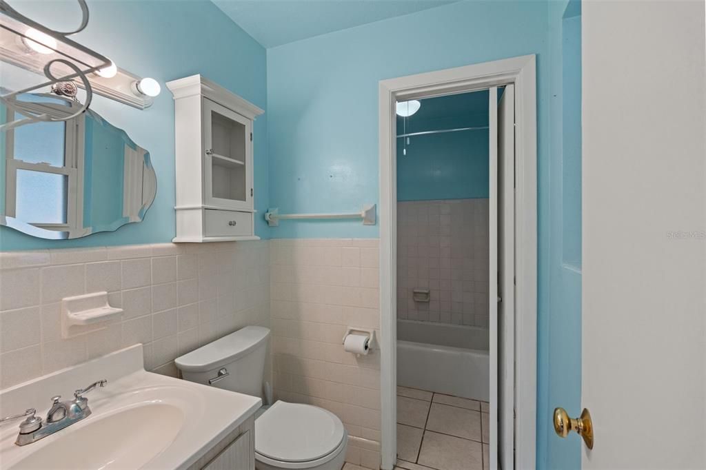 For Sale: $389,000 (2 beds, 2 baths, 1260 Square Feet)