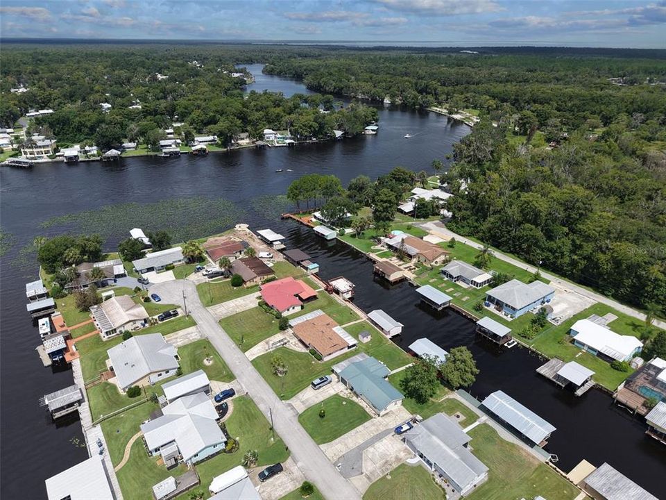 For Sale: $389,000 (2 beds, 2 baths, 1260 Square Feet)
