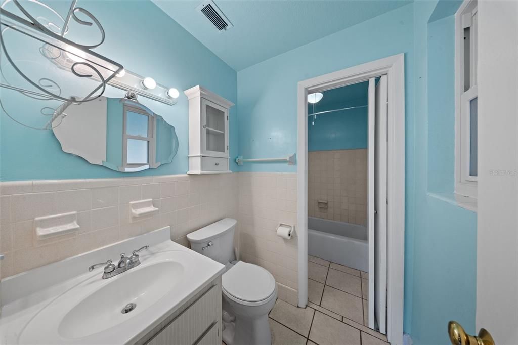 For Sale: $389,000 (2 beds, 2 baths, 1260 Square Feet)