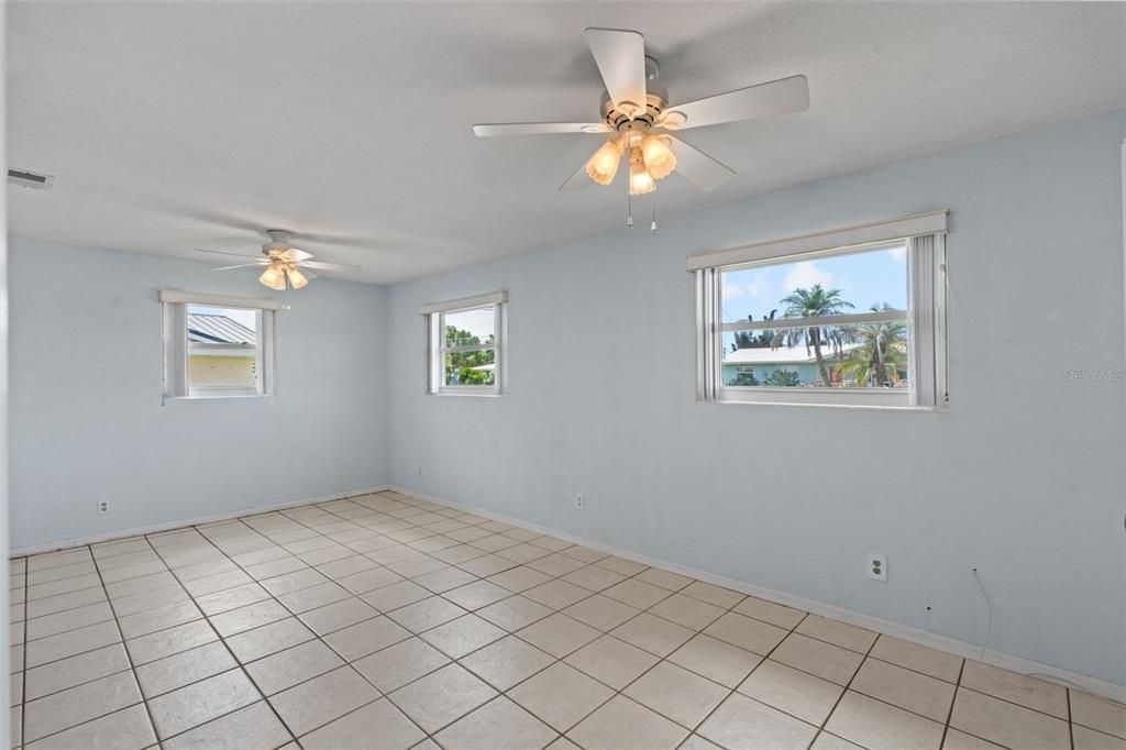 For Sale: $389,000 (2 beds, 2 baths, 1260 Square Feet)