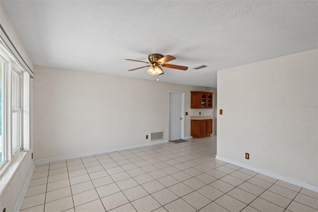 For Sale: $389,000 (2 beds, 2 baths, 1260 Square Feet)