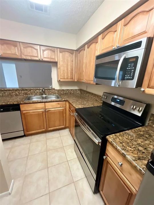 For Rent: $1,695 (2 beds, 2 baths, 962 Square Feet)