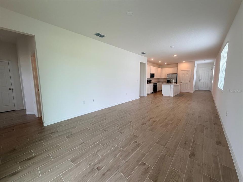 В аренду: $2,600 (4 спален, 2 ванн, 1647 Квадратных фут)
