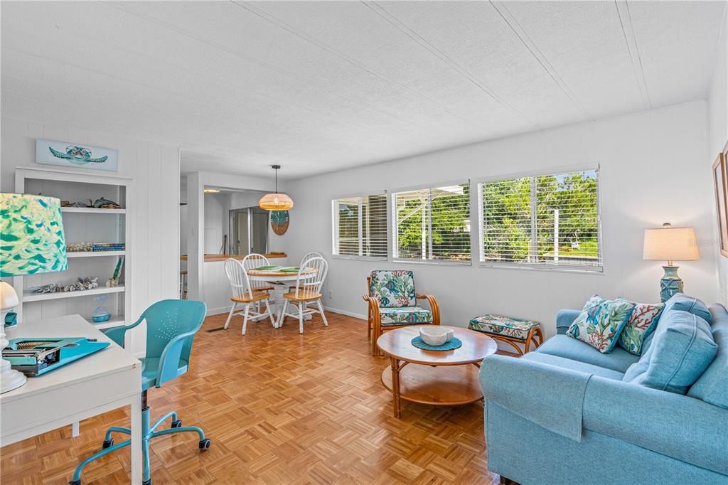 For Sale: $585,000 (2 beds, 2 baths, 840 Square Feet)