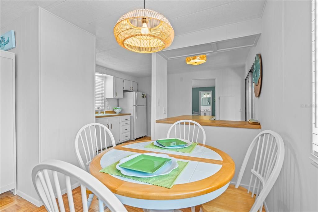 For Sale: $585,000 (2 beds, 2 baths, 840 Square Feet)